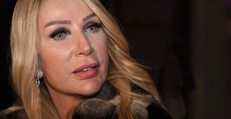 Seda Sayan’a Şok Suçlama Daha: Annemin Başörtüsünü Açtırdı!