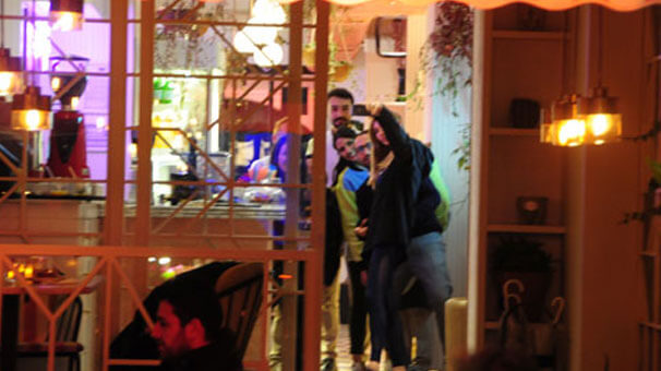 Şeyma Subaşı Ekibiyle Selfie Çekilmeyi İhmal Etmedi