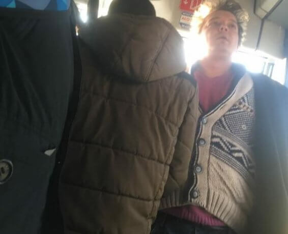 Arda Kural'ın metrobüste çekilmiş bu fotoğrafı, hastalığının tekrar nüksettiği yorumlarına yol açmıştı.