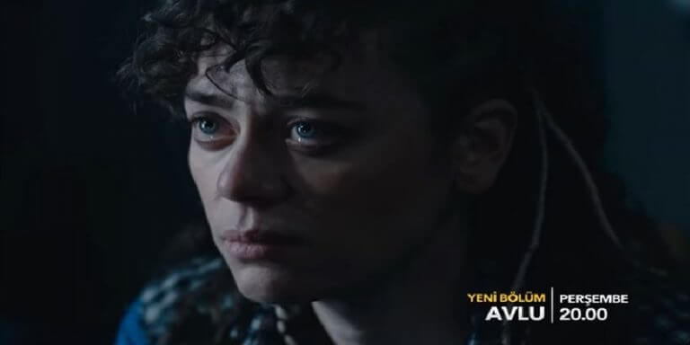 Avlu Dizisinde Azra Ve Denize Veda Sahneleri…