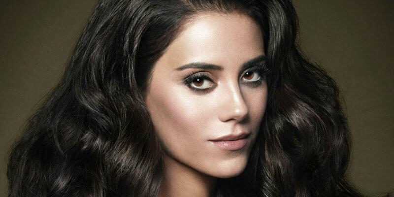 Cansu Dere'den hayranlarına yeni dizi müjdesi geldi