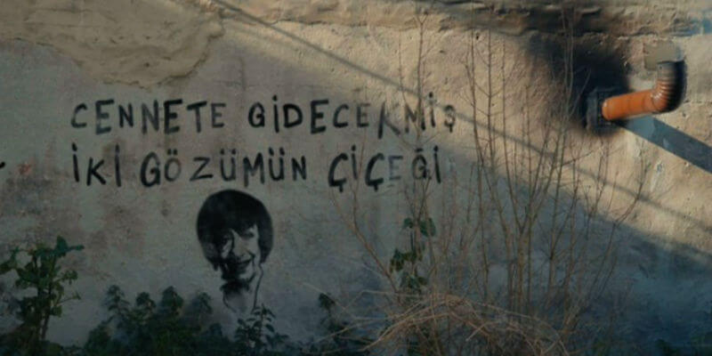 Çukur Ekibi Ayşen Gruda'ya Duvar Yazısıyla Mesaj Gönderdi