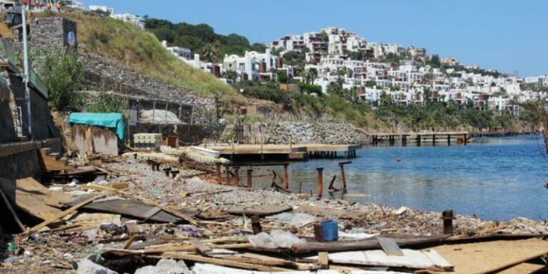 Hadise’nin Bodrum’da La Plaj İşletmesini Belediye Ekipleri Yıktı!