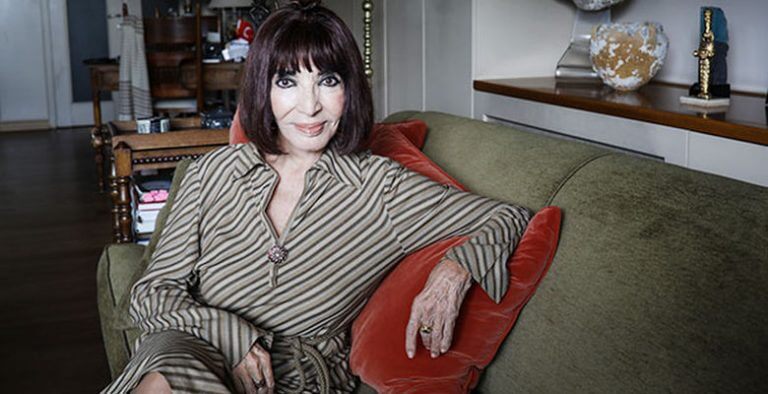 Gülriz Sururi kimdir?