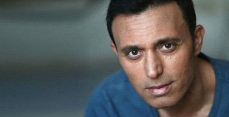 Mustafa Sandal Yeni Sevgilisi İle El Ele!