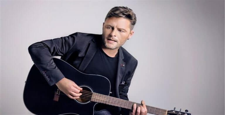 Tuna Kiremitçi kimdir?