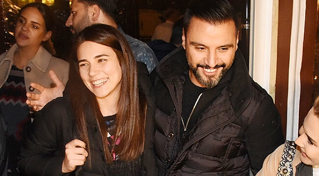 Alişan ve Buse Varol çifti, bu sabah oğulları Burak'ı kucaklarına almak üzere hastaneye geldi.