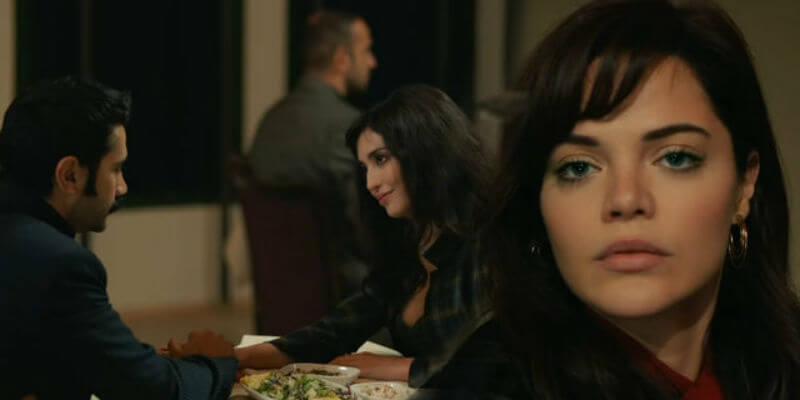 Züleyha Yılmaz'la Müjgan'ı el ele gördü