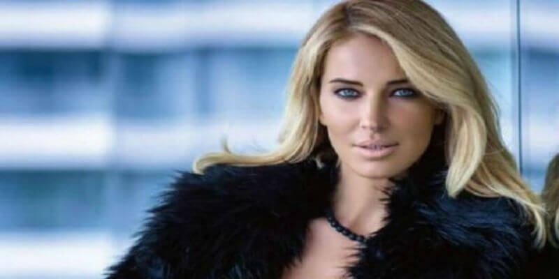 Burcu Esmersoy, Paylaşımı İle Şaşkına Çevirdi!