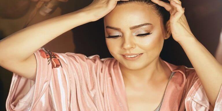 Ebru Gündeş Kızıyla Birlikte Umreye Gitti!