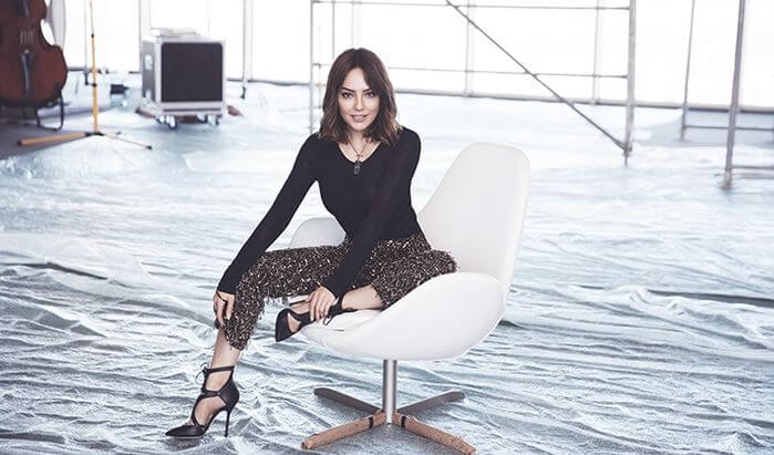 Bülent Cankurt, Ebru Gündeş'in yeni albümünün başarısı için Umre'de dua ettiğini iddia etti.