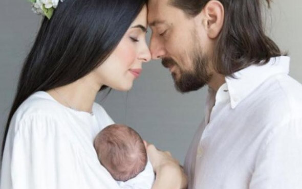 Engin Hepileri - Beyza Şekerci çifti, geçtiğimiz Ekim ayında oğulları Can'ı kucaklarına aldı.