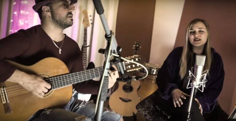 Ezgi Ayçe’den Müthiş “Kır Zincirlerini” Yorumu