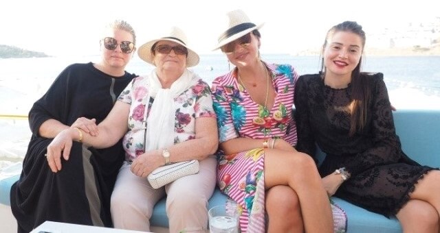 Gülnihal Açıkgöz'ün intiharına sebep olarak kızkardeşlerin arasındaki para kavgası gösterilmişti.