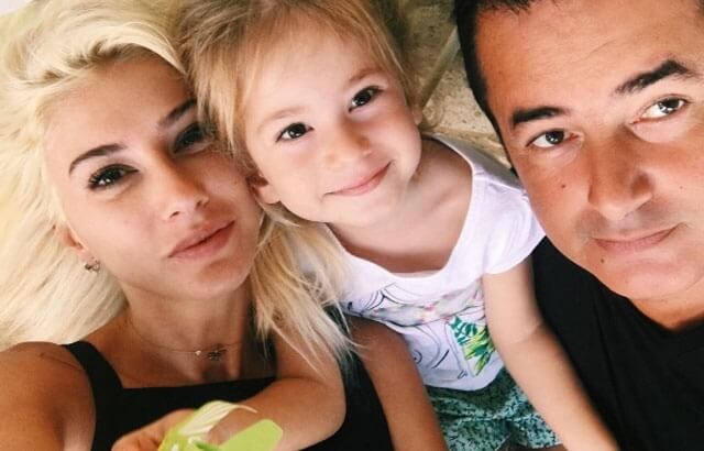 Geçtiğimiz Kasım ayında boşanan çiftin kızı Melisa'nın velayeti Şeyma Subaşı'na verilmişti.