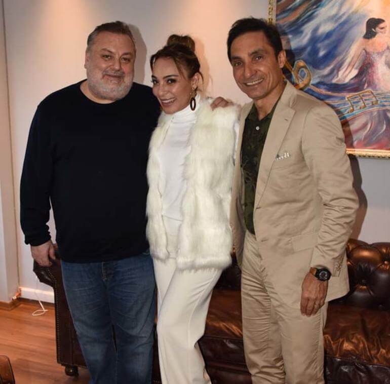 Ziynet Sali, Samsun Demir ve Behzat Gerçeker'in Radyo Viva'daki ilk programına konuk oldu.