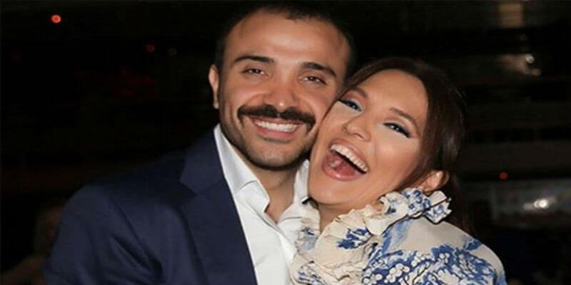 Demet Akalın'ın Eşi Okan Kurt, Giyim Tarzıyla Kime Özendi