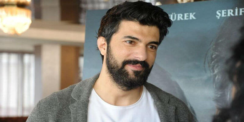 Engin Akyürek, Ailesini Yine Unutmadı..Jesti Dudak Uçuklattı