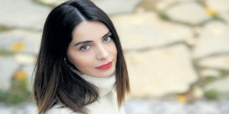 Nur Fettahoğlu'nun Küvetteki Olay Pozu