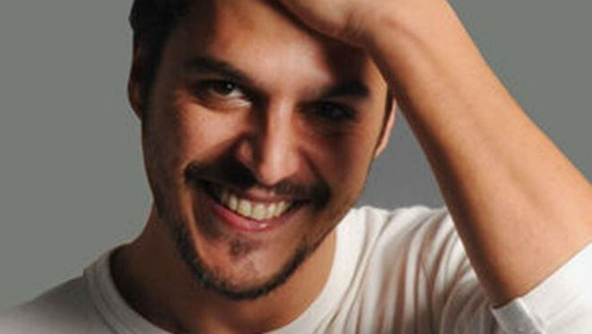 Beren Saat'in Yakışıklı Partneri Kim