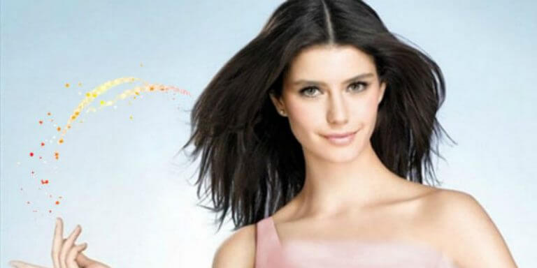 Beren Saat'in Yakışıklı Partneri Kim