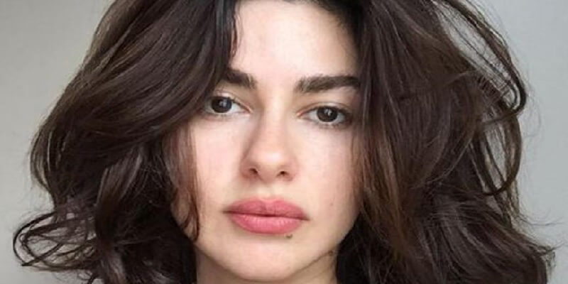 Nesrin Cavadzade'nin transparan