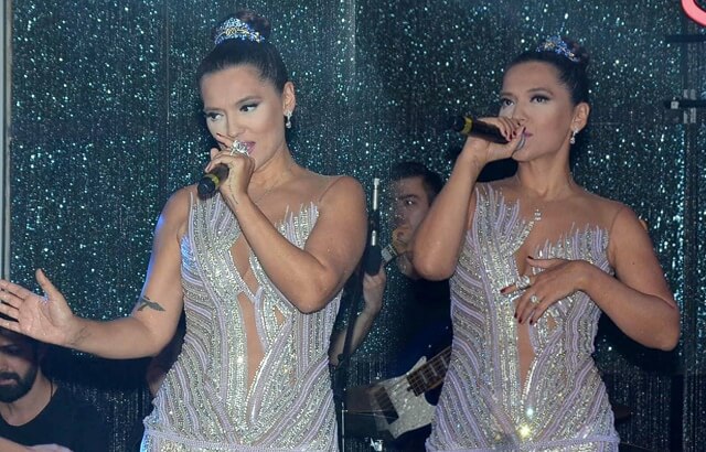 Ünlü şarkıcı Demet Akalın, yeni albümünü 23 Nisan'da müzikseverler ile buluşturacak.