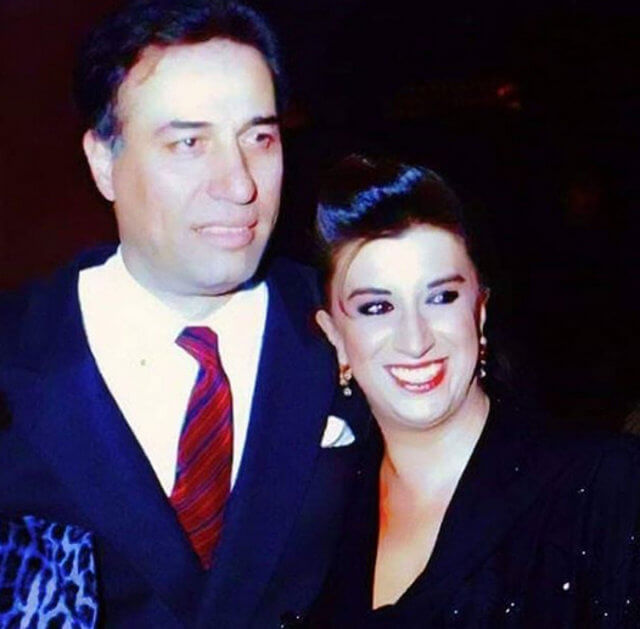 Perran Kutman paylaştığı bu fotoğrafla eski dostu Kemal Sunal'a özlemini dile getirdi.