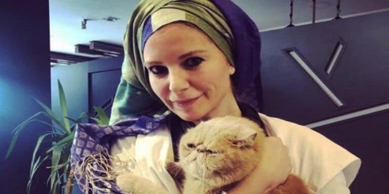 Burcu Çetinkaya’dan Başörtüsü Kararı!