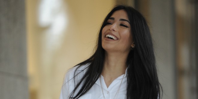 Genç Şarkıcı Derya'nın Arkasında Rafet El Roman Var