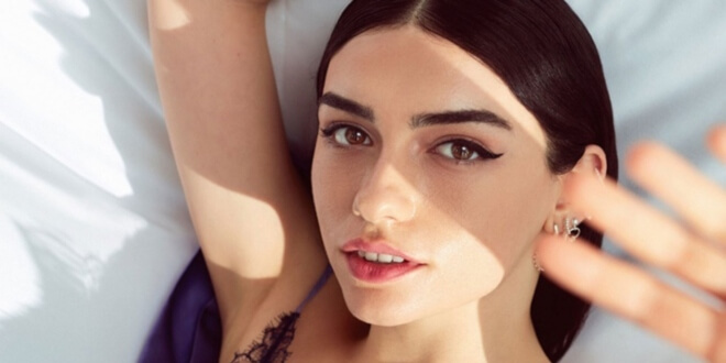 Hazar Ergüçlü Sosyal Medyayı Salladı!