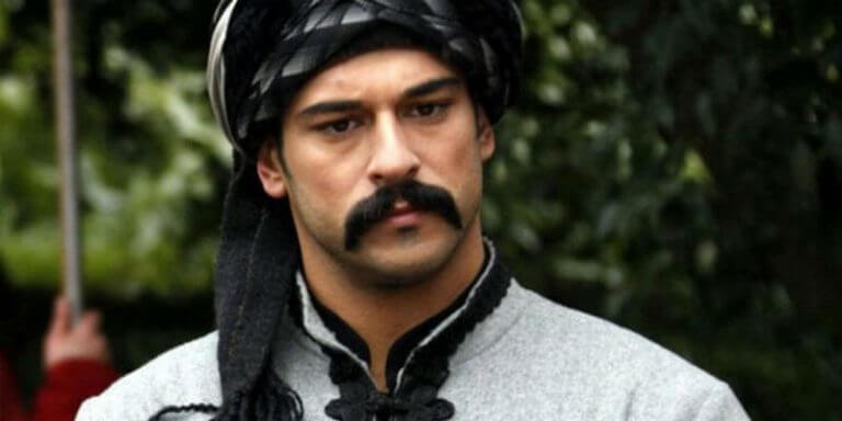 Burak Özçivit Hangi Diziye 5 Sezon Anlaşma Yaptı?