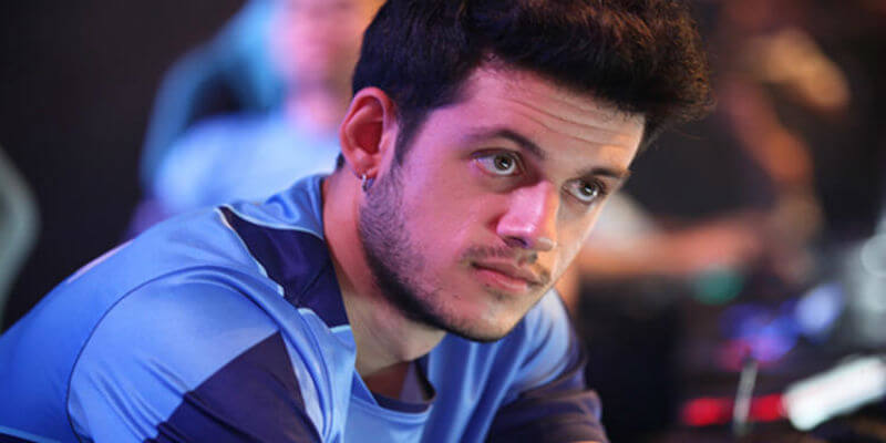 Ünlü Youtuber Orkun Işıtmak Müzik Piyasasına Bomba Gibi Geldi..