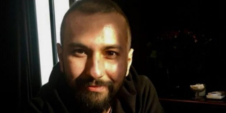 Aykut Cömert'in Cenazesinde Beren İle Belçim Gözyaşlarına Boğuldu!