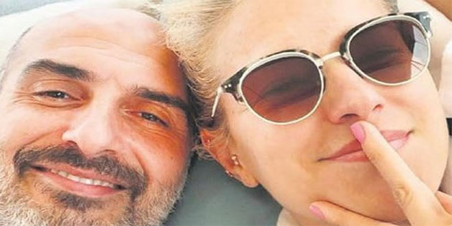 Burcu Esmersoy'a Eşinden Romantik Jest!