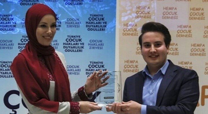 Gamze Özçelik Tesettüre Girdi!