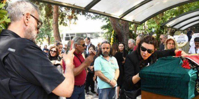 Hamdi Alkan'dan Cenazede Büyük Skandal