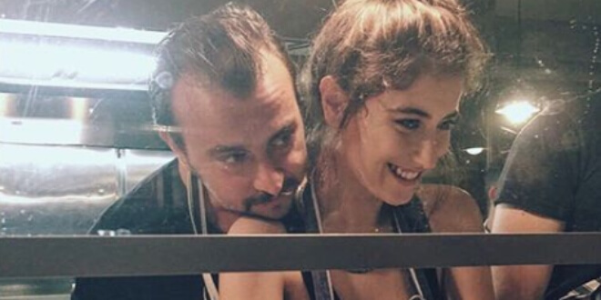 Ünlü çift bebeklerine 'Fikret Ali' ismini verdiklerini açıklamıştı. Hazal Kaya İle Ali Atay Çifti Bebekleri İle İlk Pozlarını Paylaştılar!