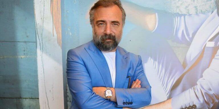Oktay Kaynarca Tatilde Bile Rolünden Çıkamıyor!