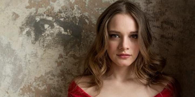 Miray Daner'in Minisi Yıktı Geçti