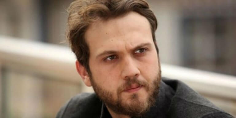 Aras Bulut İynemli’nin Teskere Heyecanından Kareler!
