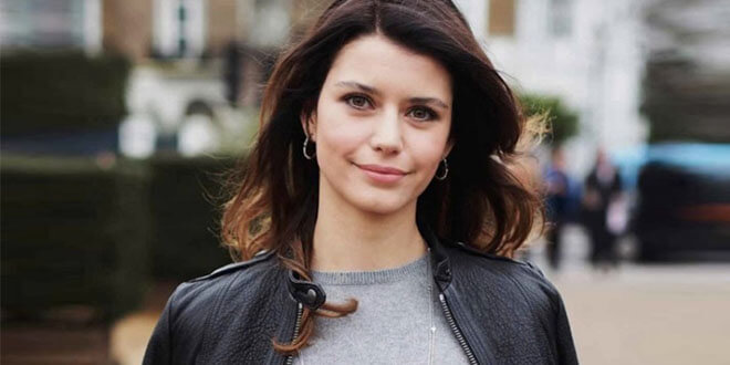 Beren Saat öyle bir kıyafet giydi ki...