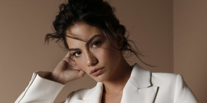 Demet Özdemir Sorulardan Kaçıyor...