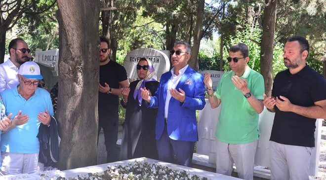 Kemal Sunal Ölümünün 19. Yıl Dönümünde Mezarı Başında Anıldı!