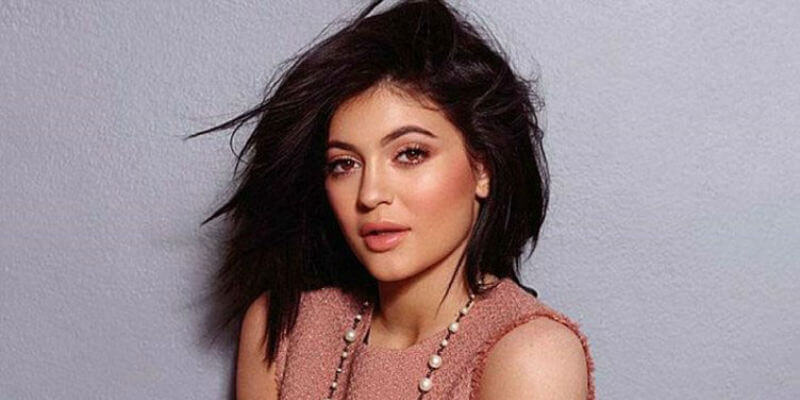 Kylie Jenner'in Reklam Filmi Olay Oldu