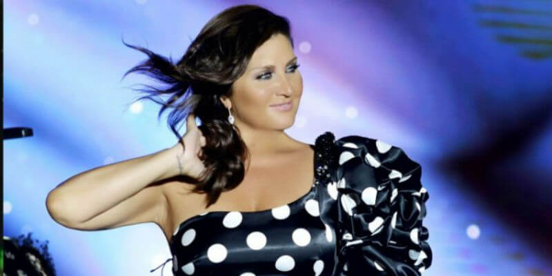 Sibel Can Kıbrıs Konserinde Göz Kamaştırdı