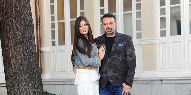 Süreyya Yalcin Cizmeleriyle Güneslendi!