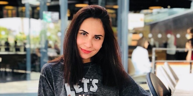 Yağmur Özkavak Kimdir?