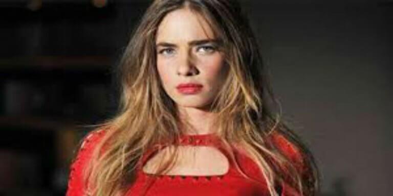 Hamile Müge Boz’un Bikinili Pozları Sosyal Medya’yı İkiye Böldü