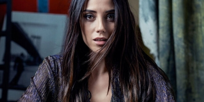 Cansu Dere'den Senaryo Açıklaması!